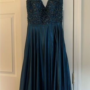 Elegant Teal Evening Gown